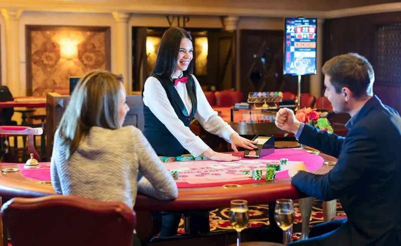 Các dealer góp phần làm nên thành công của một bàn chơi Casino