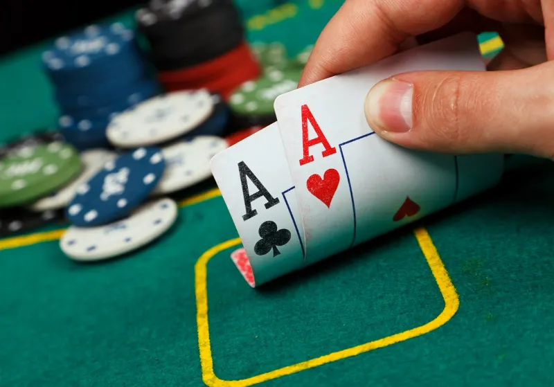 Xì tố hay Poker là game bài nổi tiếng tại các sòng bạc